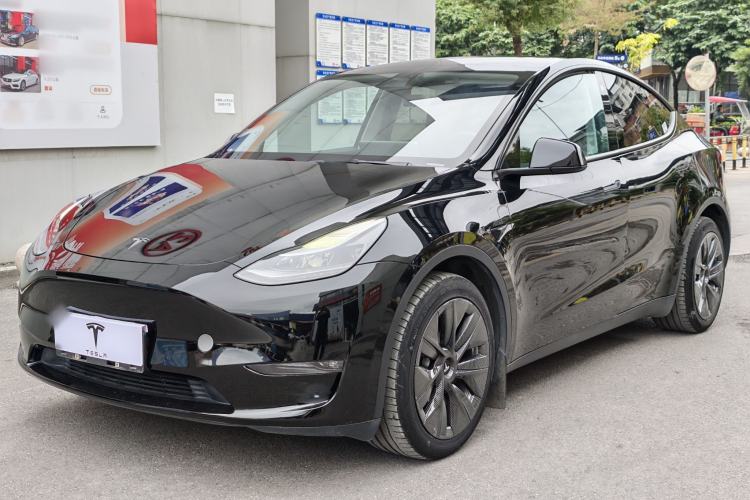 Used Tesla Model Y 2022 Long-Range All-Wheel-Drive Version