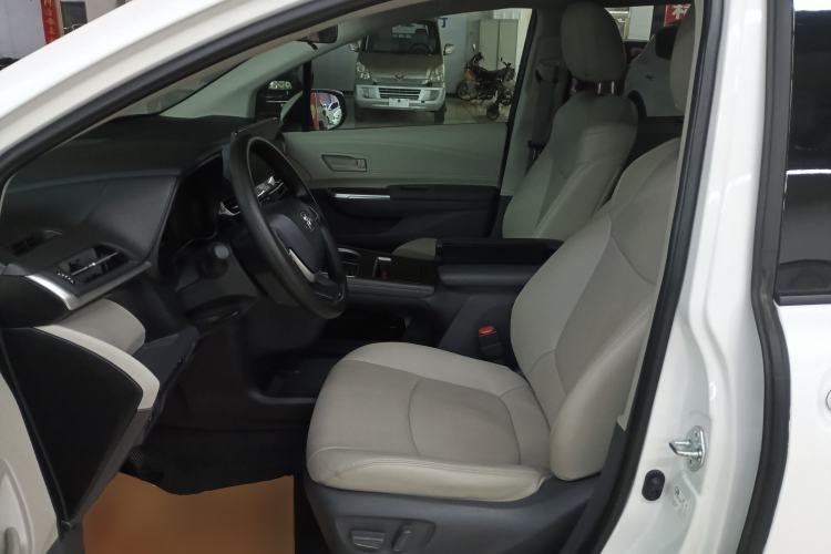 Used Toyota Sienna 2024 2.5L Hybrid Comfort Edition
