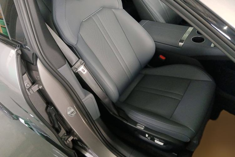 Used  YU7 2025 Ultra-Long Range Rear-Wheel Drive Version
