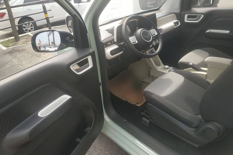 Used Wuling Hongguang MINIEV 2024 3rd Generation 215km Advanced Version
