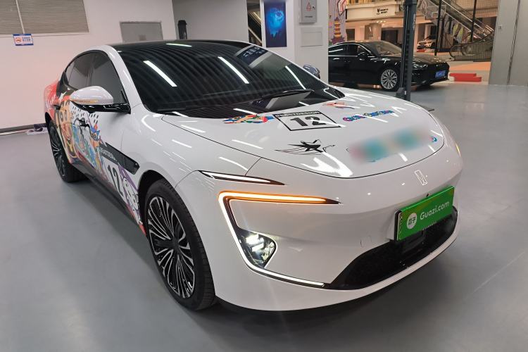 Used  12 2025 Ultra Extended-Range Edition
