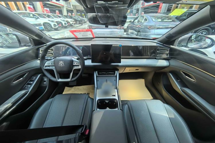 Used BYD Qin L 2025 DM-i Smart Drive 80KM Leading Model
