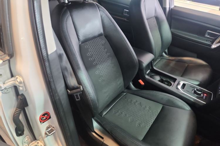 Used Land Rover Discovery Sport 2019 240 PS PURE Edition China VI Standard
