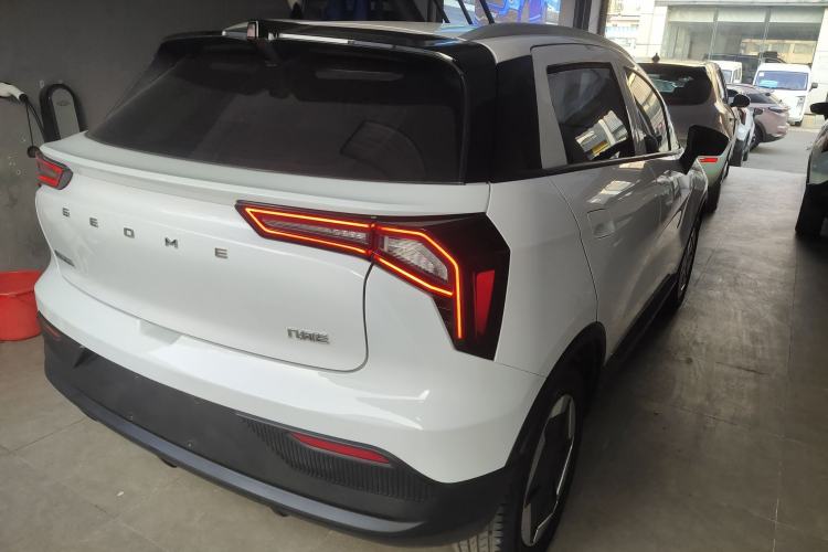 Used Geometry E Firefly 2024 301km Flowing Light
