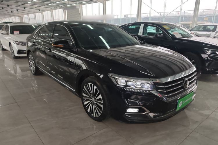 Used Volkswagen Passat 2019 330TSI Luxury Edition China VI Standard
