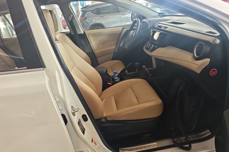 Used Toyota RAV4 2015 2.0L CVT Two-Wheel Drive Urban Edition