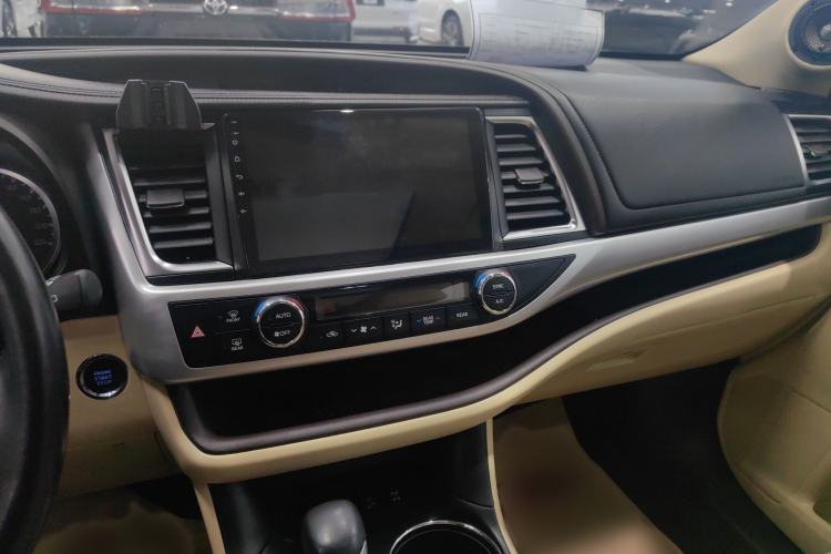 Used Toyota Highlander 2018 2.0T Four-Wheel Drive Luxury Version 7 Seats China VI Standard
