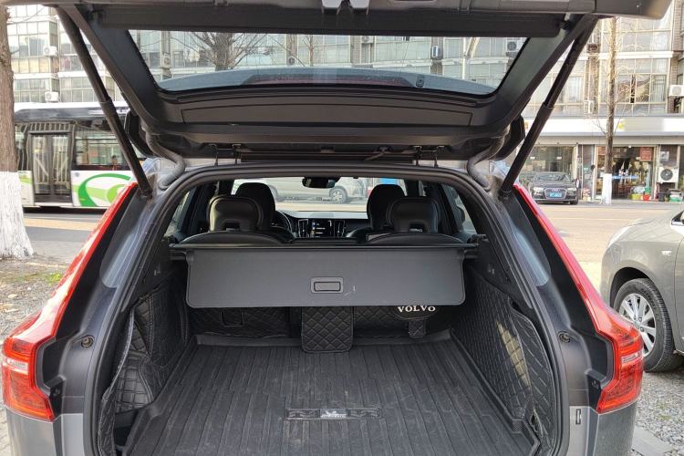 Used Volvo XC60 New Energy 2021 T8 E-Drive Hybrid Smart & Dynamic Edition