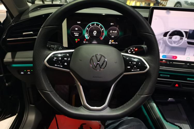 Used Volkswagen Magotan 2024 380TSI DSG Prestige Edition DaMai Package
