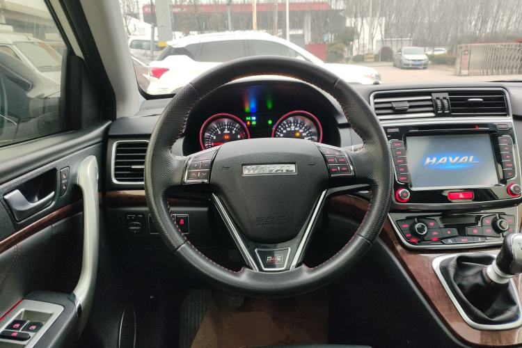 Used Haval H6 2015 Revised Version Sport Edition 1.5T Manual Transmission Two-Wheel Drive Elite Grade