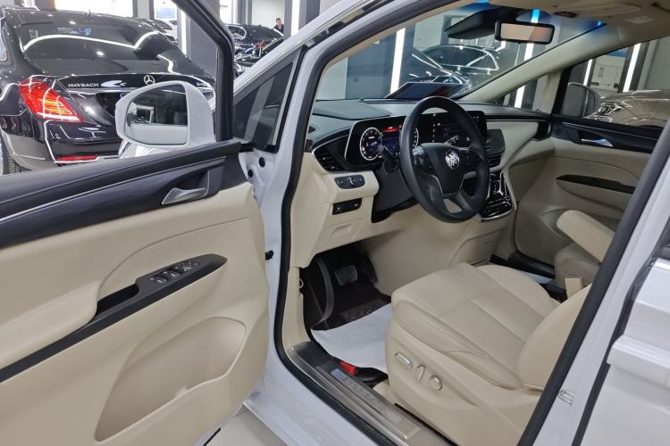 Used Buick GL8 2022 ES Landtrek 653T Luxury Edition