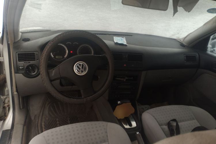 Used Volkswagen Bora Classic 2005 1.8L Comfort Auto with Sunroof
