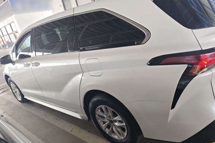 Used Toyota Granvia 2024 2.5L Hybrid Comfort Edition
