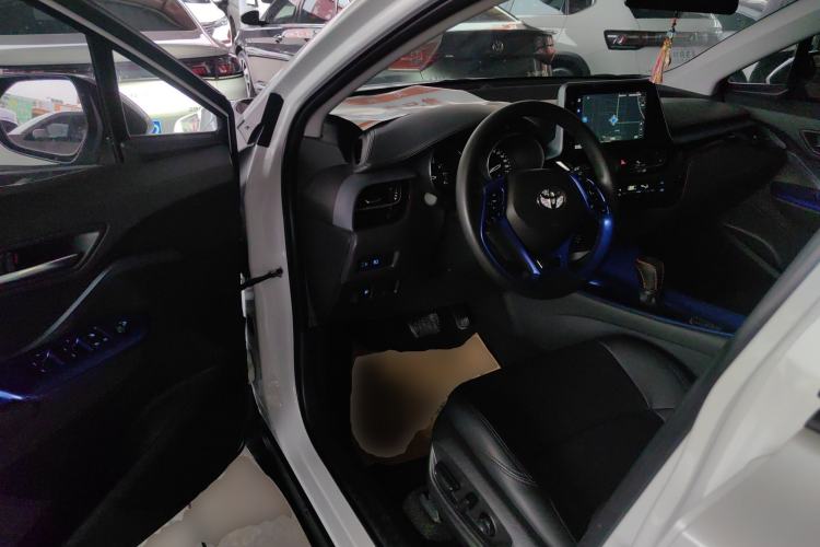 Used Toyota IZOA 2021 2.0L Enjoy Edition
