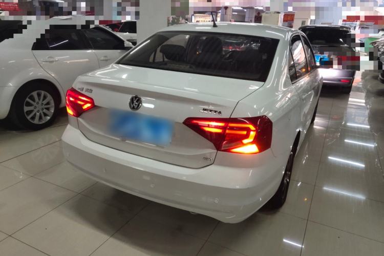 Used Volkswagen Jetta 2017 1.5L Manual Fashion Edition