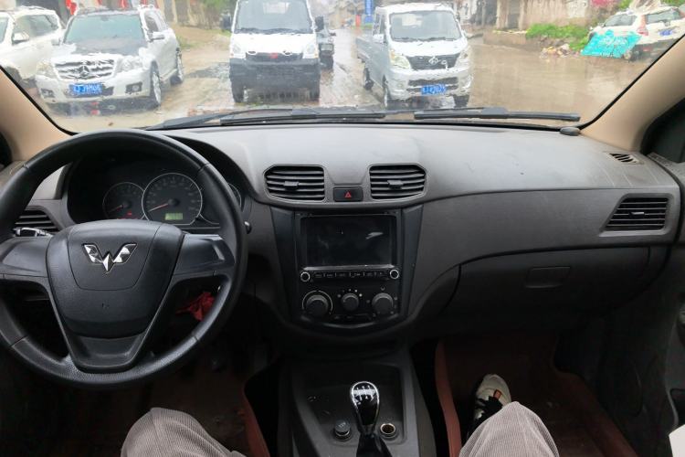 Used Wuling Hongguang 2015 1.5L S Base Model China IV
