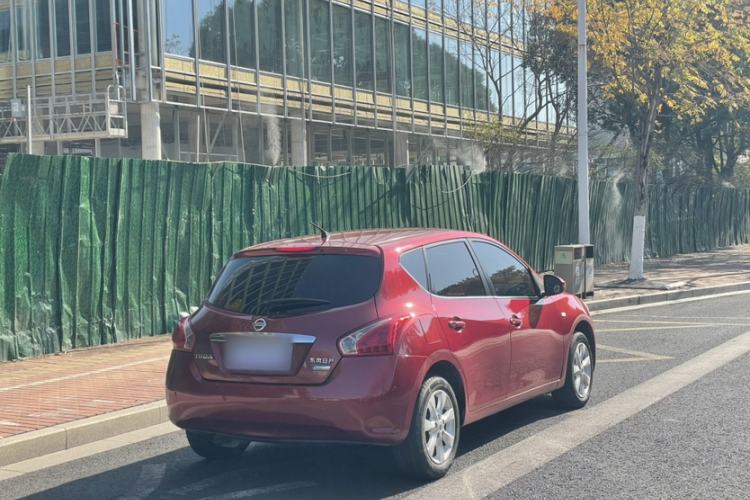 Used Nissan Tiida 2013 1.6L CVT Cool Cafe Edition
