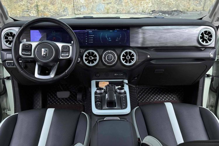 Used Tank 300 2021 City Edition 2.0T—Truly Stylish
