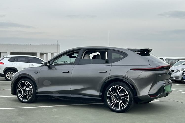 Used  LS7 2023 100kWh Lux All-Wheel-Drive Version
