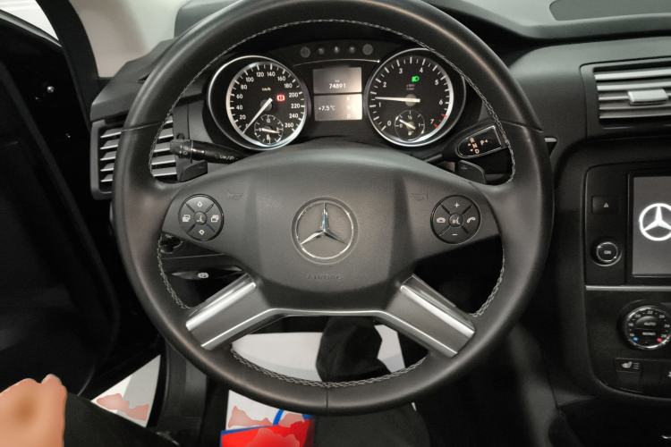 Used Mercedes-Benz R-Class 2017 R 320 4MATIC Business Edition Prestige Model