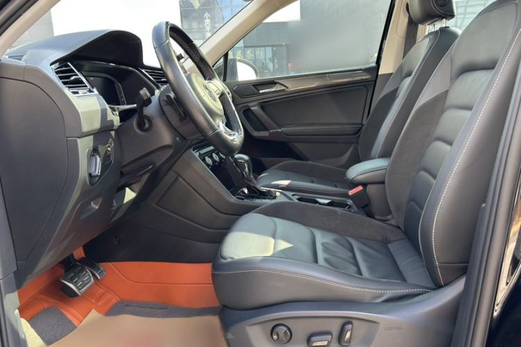 Used Volkswagen Tiguan L 2021 330TSI Automatic Two-Wheel Drive R-Line Enhanced Edition
