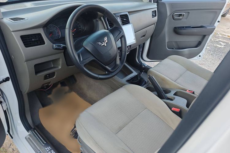 Used Wuling Rongguang V 2019 1.5L Window-Sealed Utility Model China VI LAR
