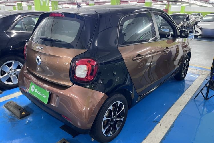 Used  forfour 2016 1.0L 52 kW Passion Edition
