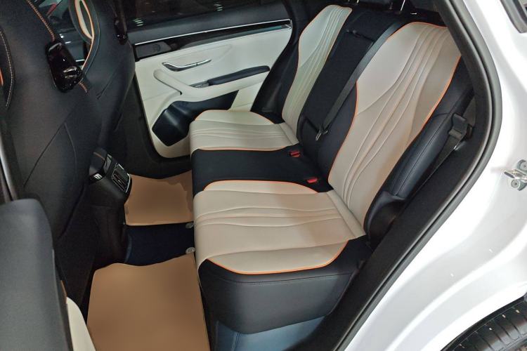 Used BYD Song PLUS New Energy 2024 HONOR Edition DM-i 71km Luxury Model
