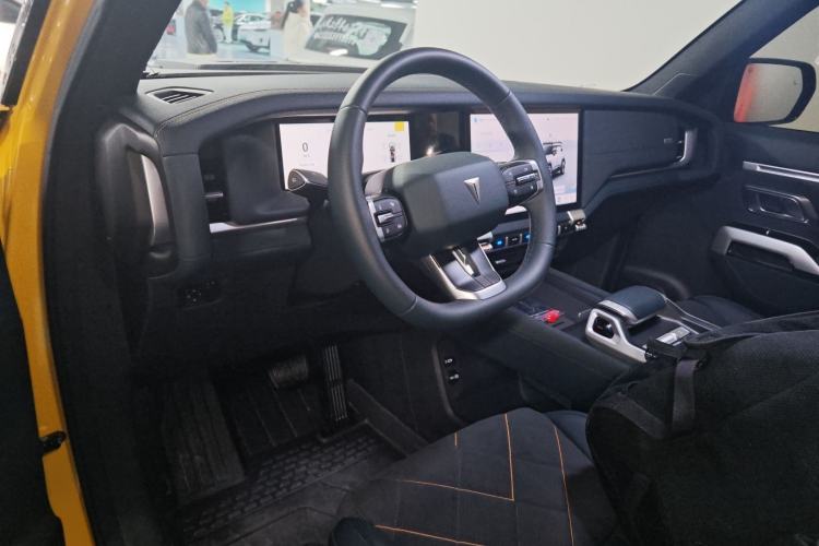 Used  G318 2025 Worry-Free Adventure Edition Four-Wheel Drive Secret Realm Version