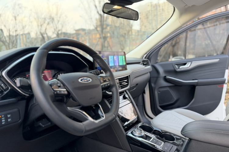 Used Ford Escape 2020 EcoBoost 245 Two-Wheel-Drive Titanium Edition