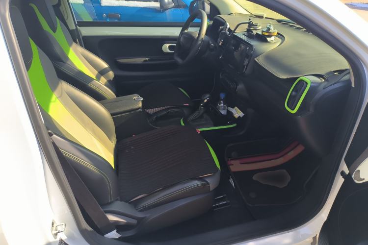 Used Roewe Clever 2021 302 km New Four-Seater Super-Efficient Version