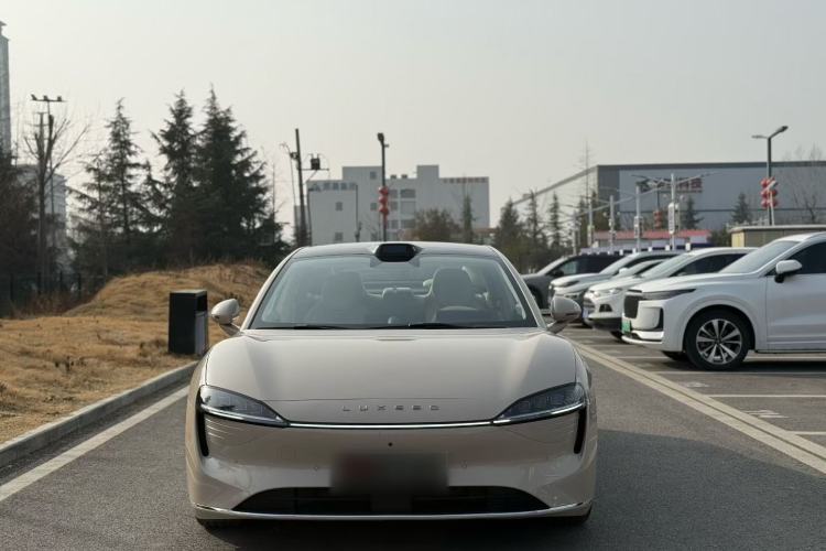 Used Hima Luxeed S7 2025 855 km Max