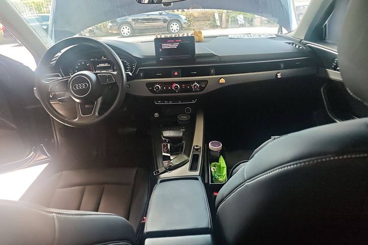 Used Audi A4L 2018 30th Anniversary Edition 40 TFSI Fashion Model
