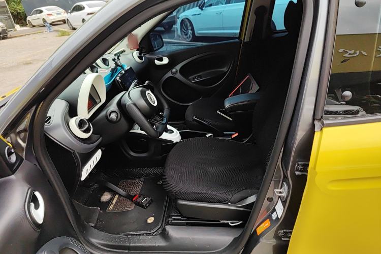 Used  forfour 2016 1.0L 52 kW Dynamic Edition
