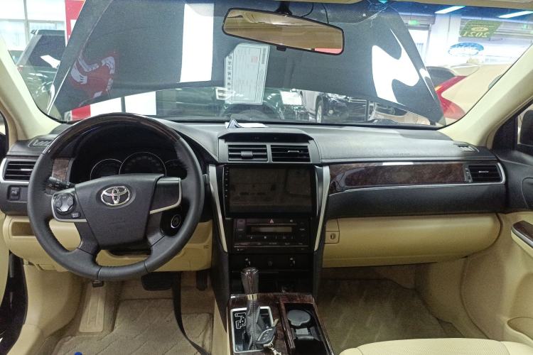 Used Toyota Camry 2016 2.0G 10th Anniversary Leading Edition
