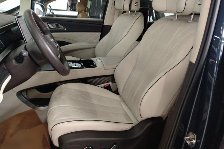 Used Denza D9 2024 DM-i 980 Four-Wheel Drive Flagship Model