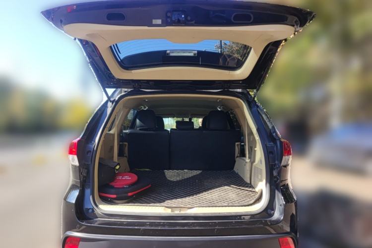 Used Toyota Highlander 2018 2.0T Two-Wheel Drive Elite Edition 7 Seats Emission Standard China V