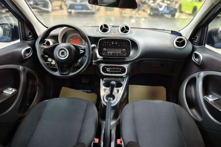 Used  forfour 2016 1.0L 52 kW Dynamic Edition
