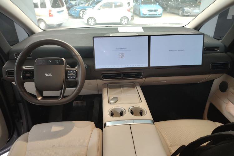 Used Li Auto MEGA 2024 Ultra Model
