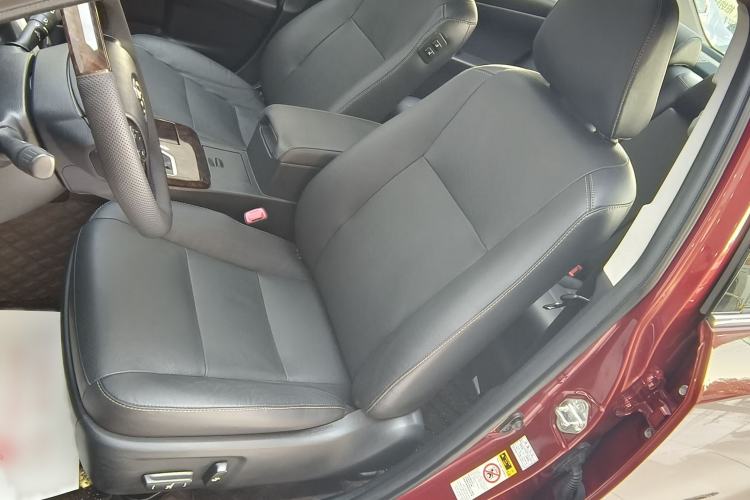 Used Toyota Camry 2016 2.0G 10th Anniversary Leading Edition
