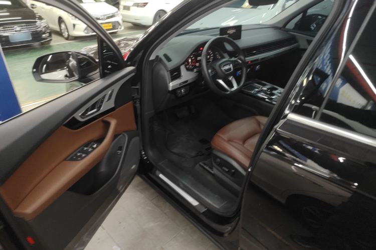 Used Audi Q7 2018 45 TFSI Technology Edition
