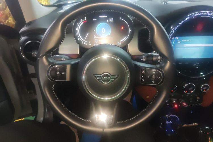 Used MINI MINI 2022 Updated 1.5T COOPER Artist Five-Door Edition