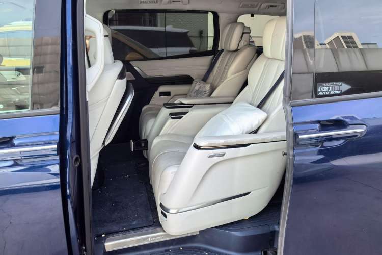 Used Buick Century 2023 2.0T Six-Seater Yinshi Edition
