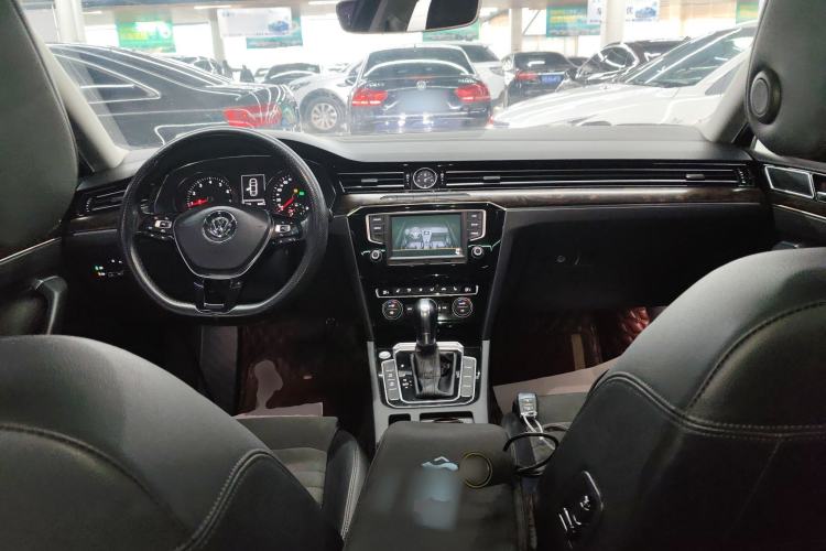 Used Volkswagen Magotan 2017 330TSI DSG Luxury Model