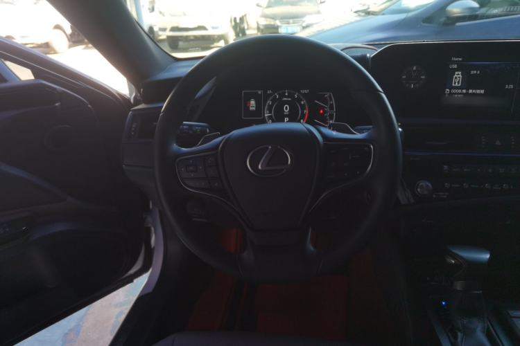 Used Lexus ES 2021 260 Excellence Edition
