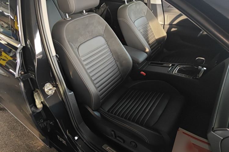 Used Volkswagen Magotan 2020 330TSI DSG Leading Model
