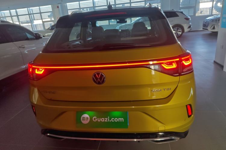 Used Volkswagen T-ROC 2023 300TSI DSG Two-Wheel Drive Starlight Edition
