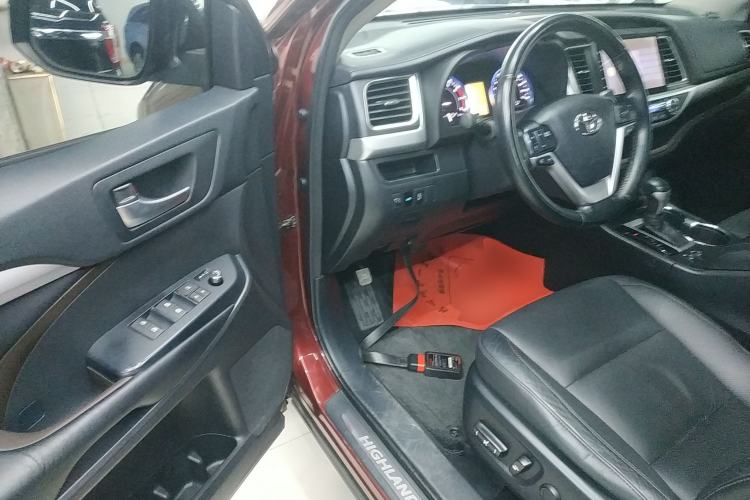 Used Toyota Highlander 2015 2.0T Two-Wheel Drive Luxury Edition 7 Seats
