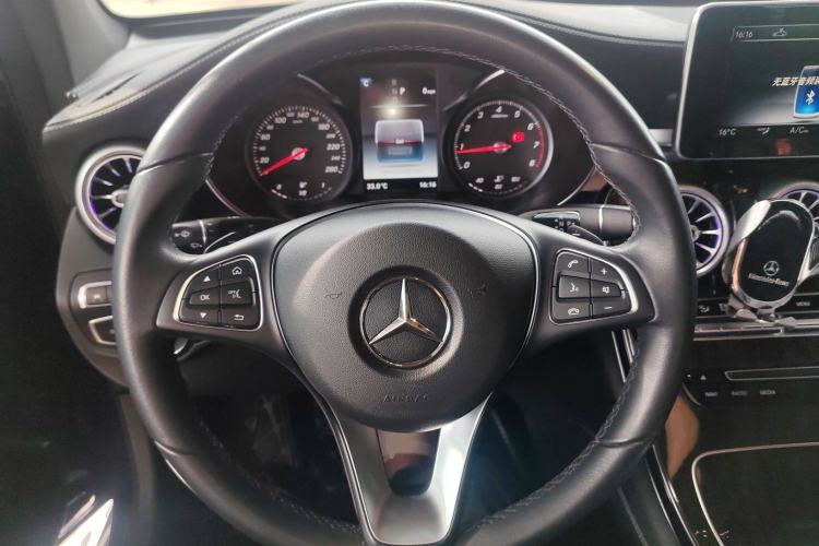 Used Mercedes-Benz GLC 2018 GLC 260 4MATIC Luxury Model
