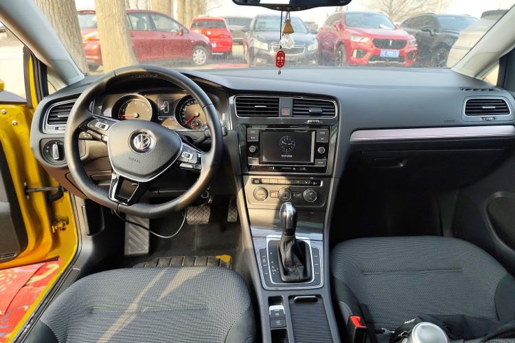 Used Volkswagen Golf 2018 230TSI Automatic Comfort Model
